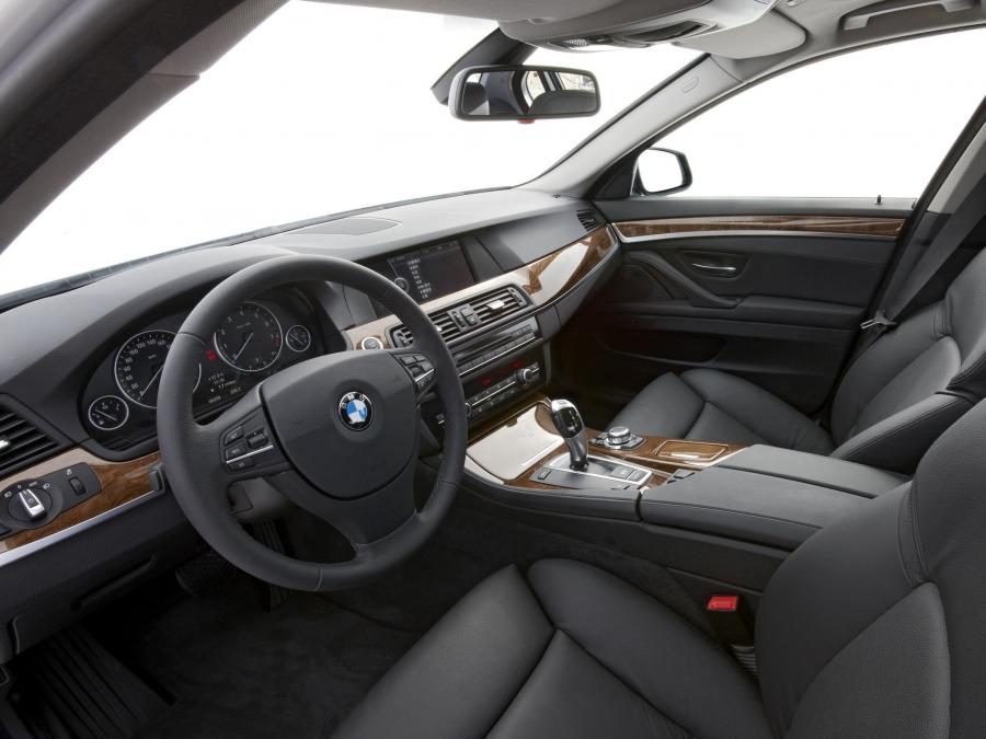  BMW 528Li 2010 года  (фото 4 из 16)